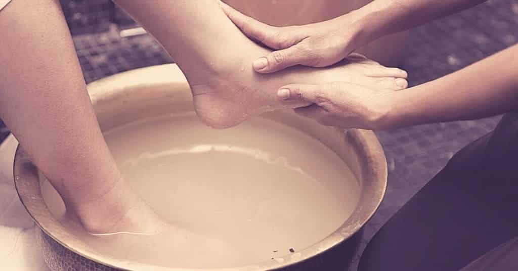 verses about foot washing
